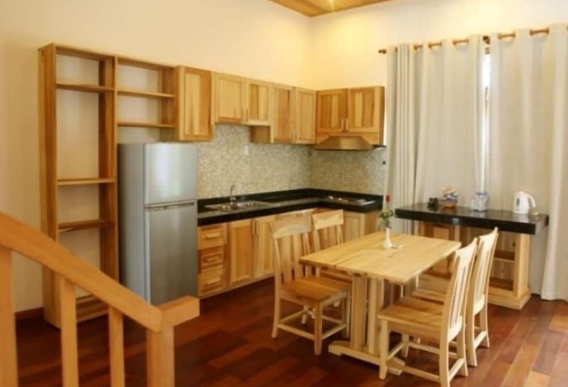 هتل Aniise Villa Resort