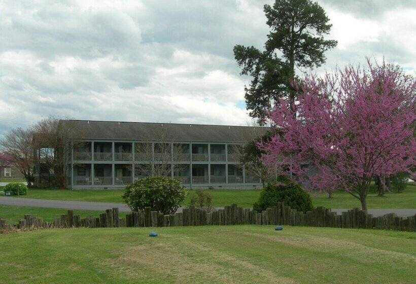 בית מלון כפרי Baneberry Golf And Resort