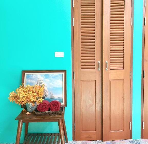 Отель Chor Chang House