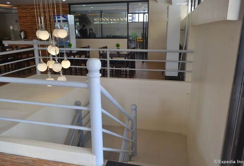 هتل Columbus Plaza