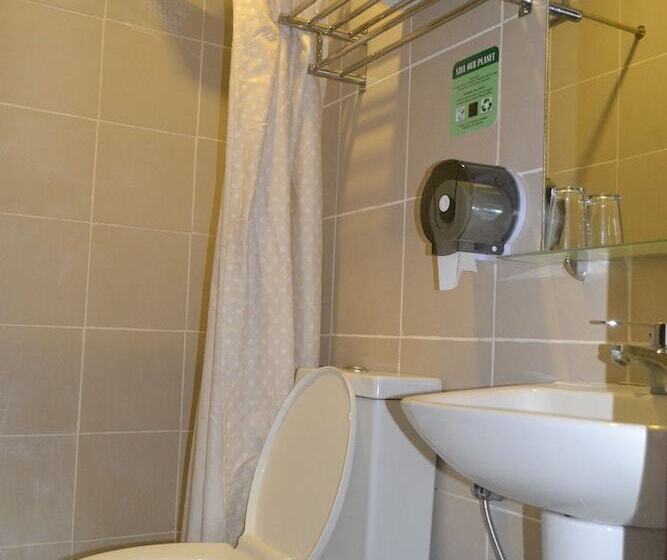 هتل Columbus Plaza