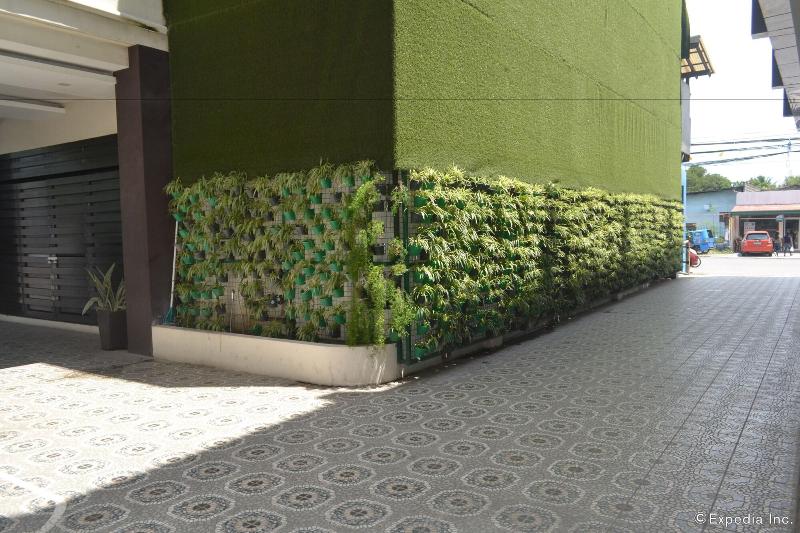 هتل Columbus Plaza