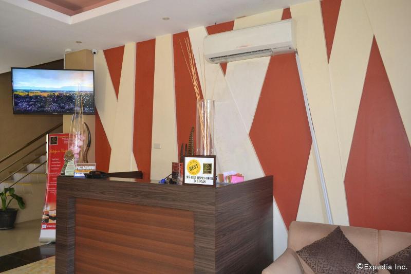 هتل Columbus Plaza