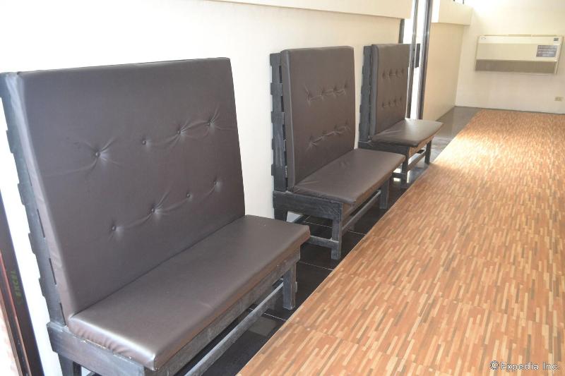 هتل Columbus Plaza