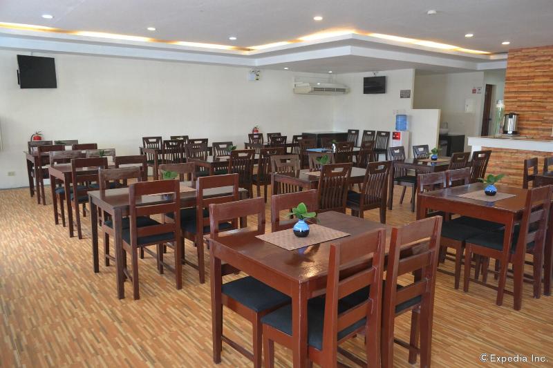 هتل Columbus Plaza