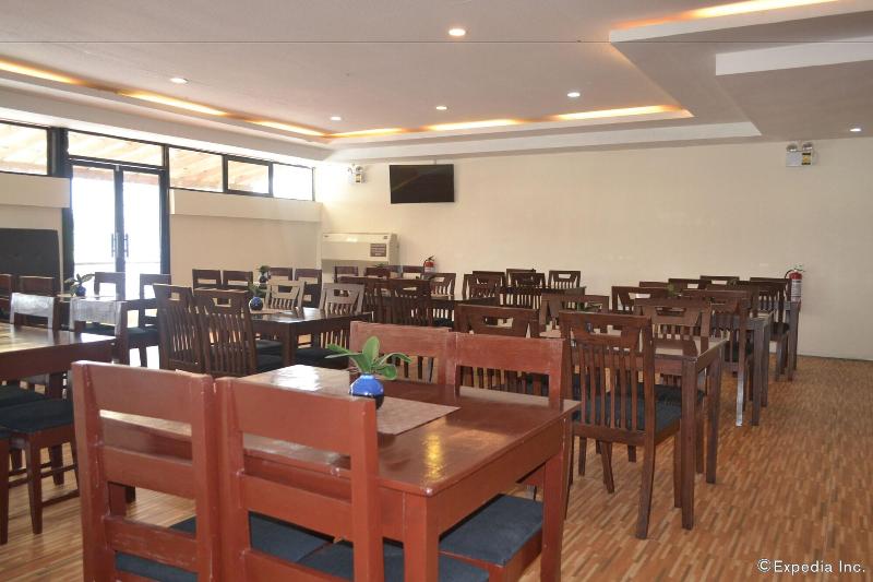 هتل Columbus Plaza