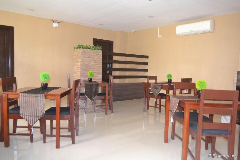 هتل Columbus Plaza