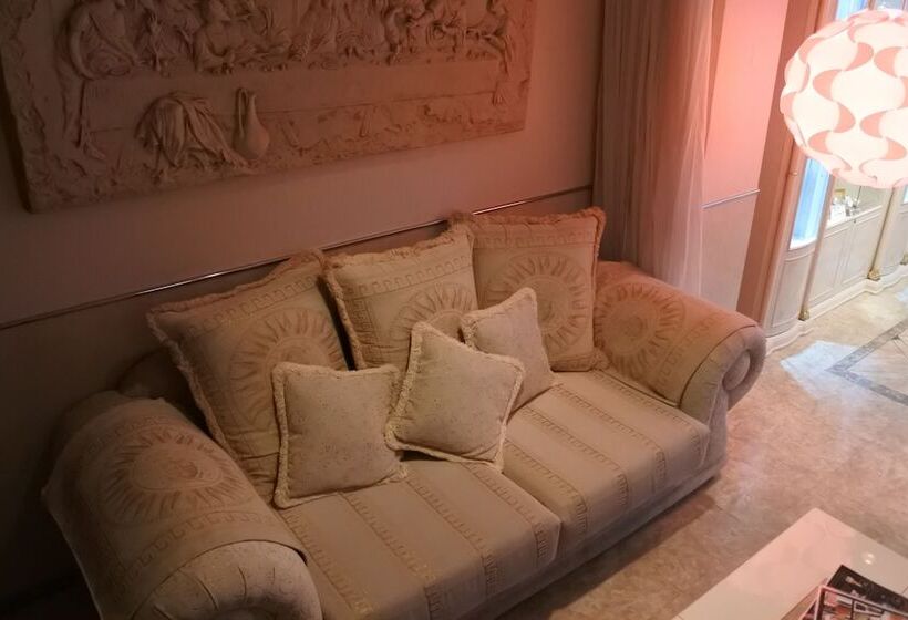 酒店 Dressy  Adults Only