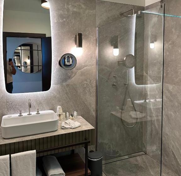 فندق Maximilian Suites