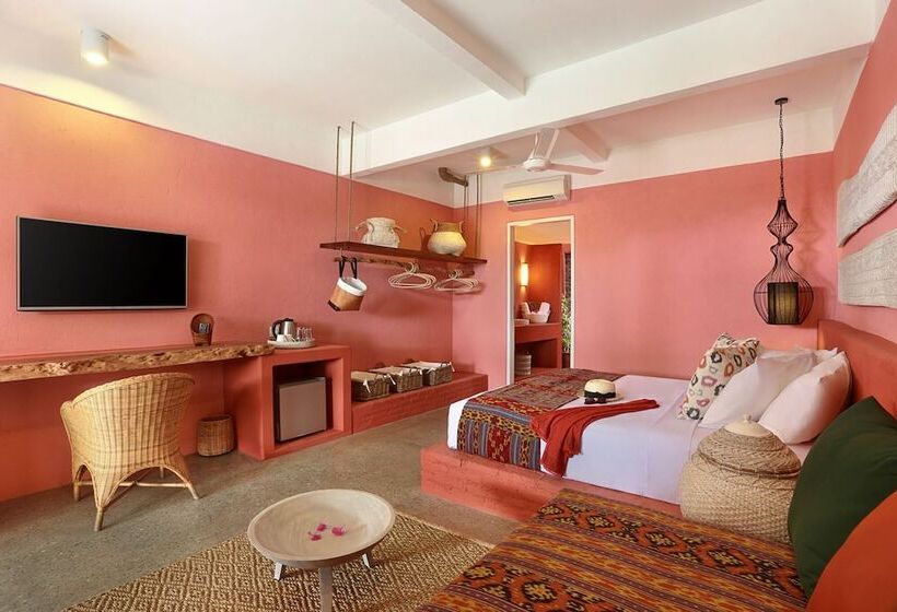 هتل Pinkcoco Gili Trawangan   Constant Surprises   For Cool Adults Only
