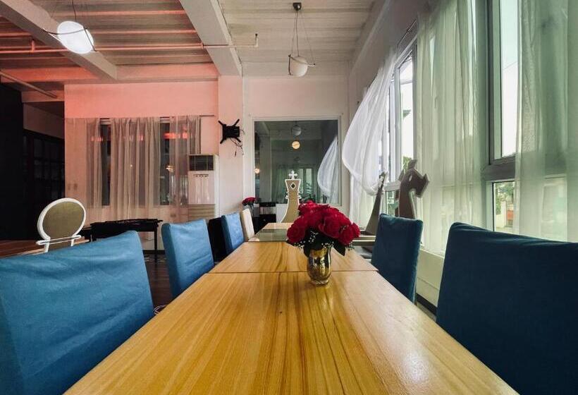 هتل The Apple Peach House