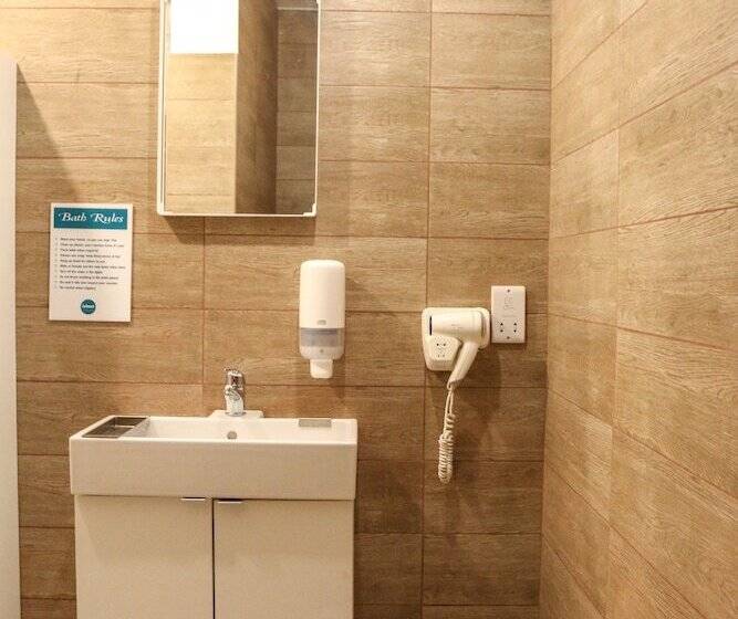 Follow The Sun Boutique Hostel