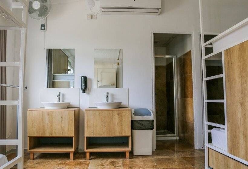 Follow The Sun Boutique Hostel