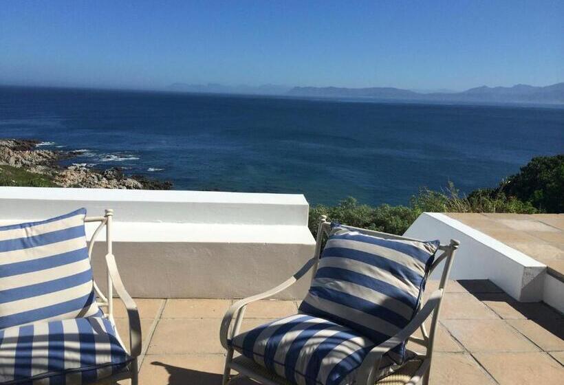 La Petite Baleine Oceanfront Luxury Villa