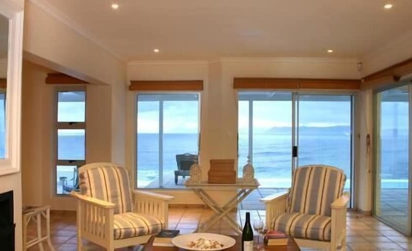 La Petite Baleine Oceanfront Luxury Villa