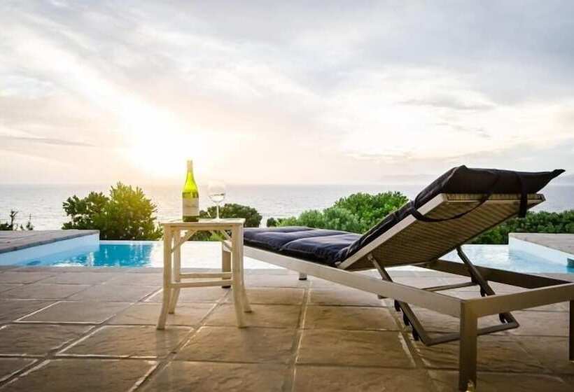 La Petite Baleine Oceanfront Luxury Villa