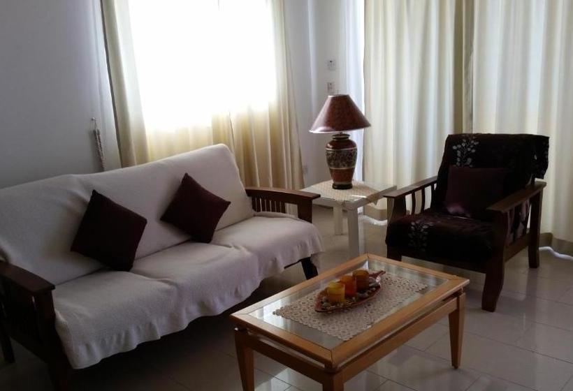 Pari Holiday Apartments