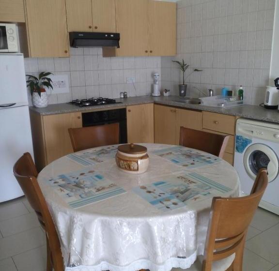 Pari Holiday Apartments