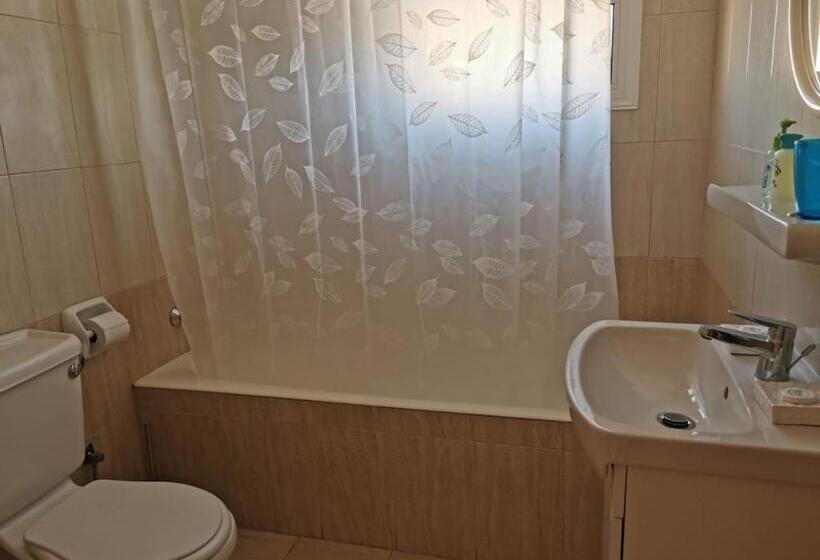 Pari Holiday Apartments