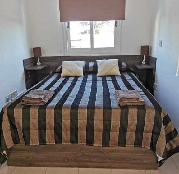 Pari Holiday Apartments