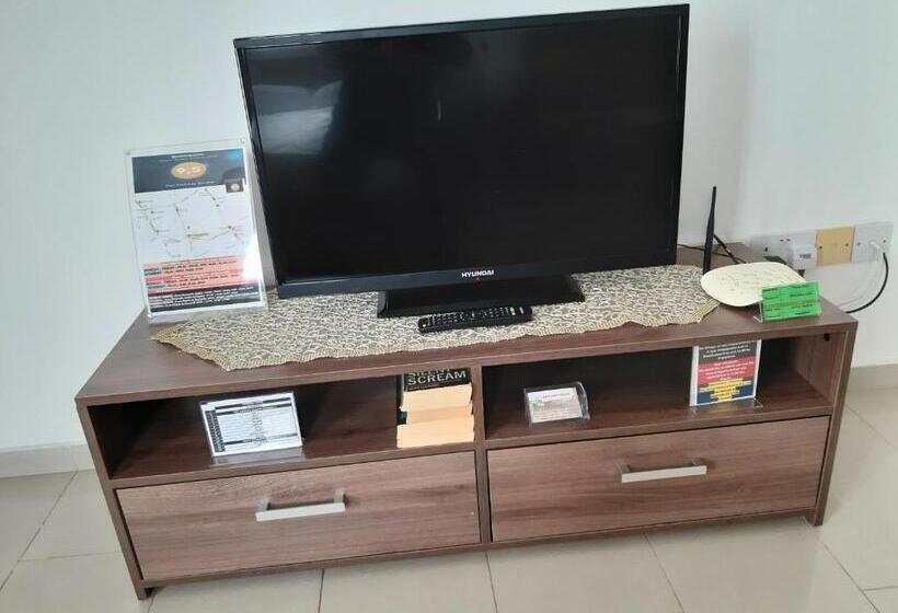 Pari Holiday Apartments