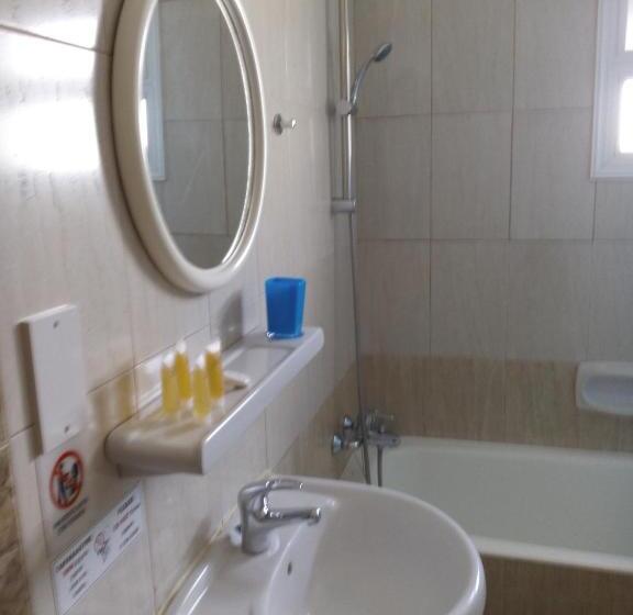 Pari Holiday Apartments