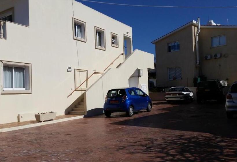 Pari Holiday Apartments