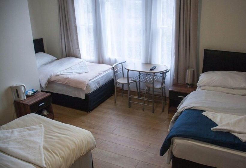 פנסיון Cherwell Guest House