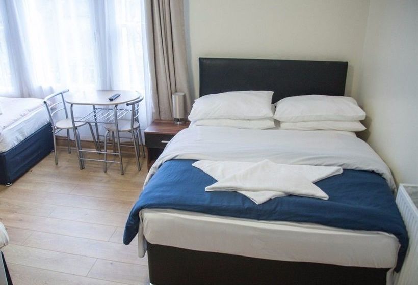 פנסיון Cherwell Guest House