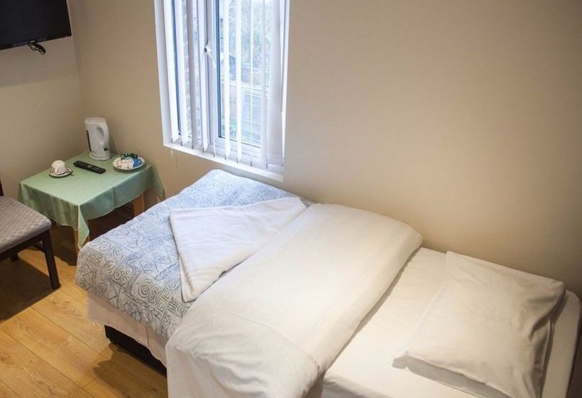 פנסיון Cherwell Guest House