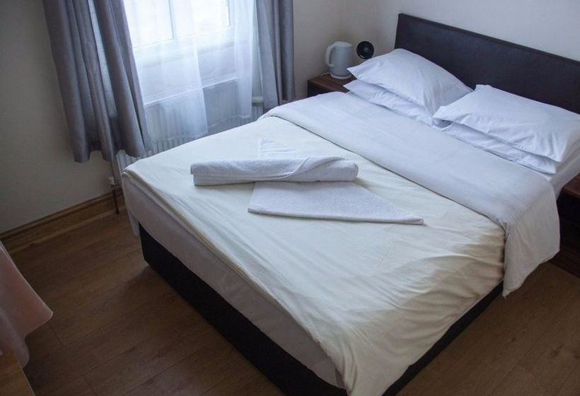 פנסיון Cherwell Guest House