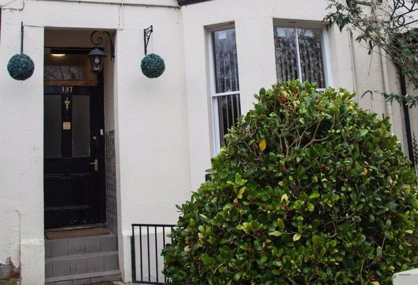 פנסיון Cherwell Guest House