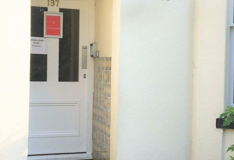 פנסיון Cherwell Guest House