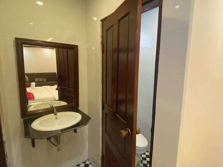 بنسيون Golden Lotus Place