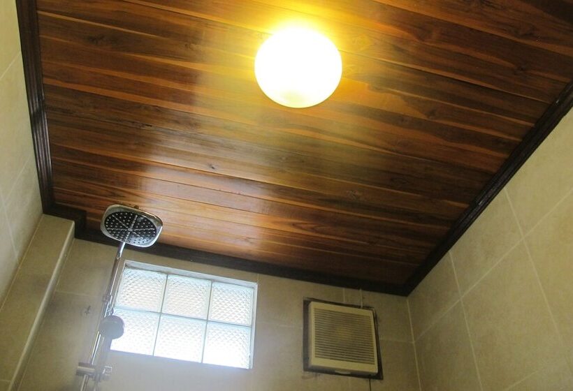 بنسيون Golden Lotus Place