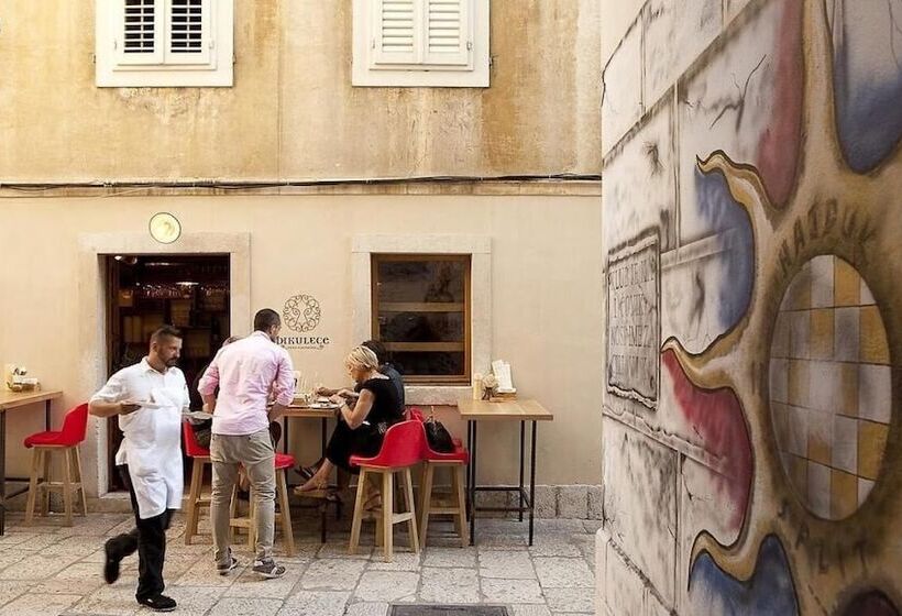 پانسیون Grgur Ninski Rooms