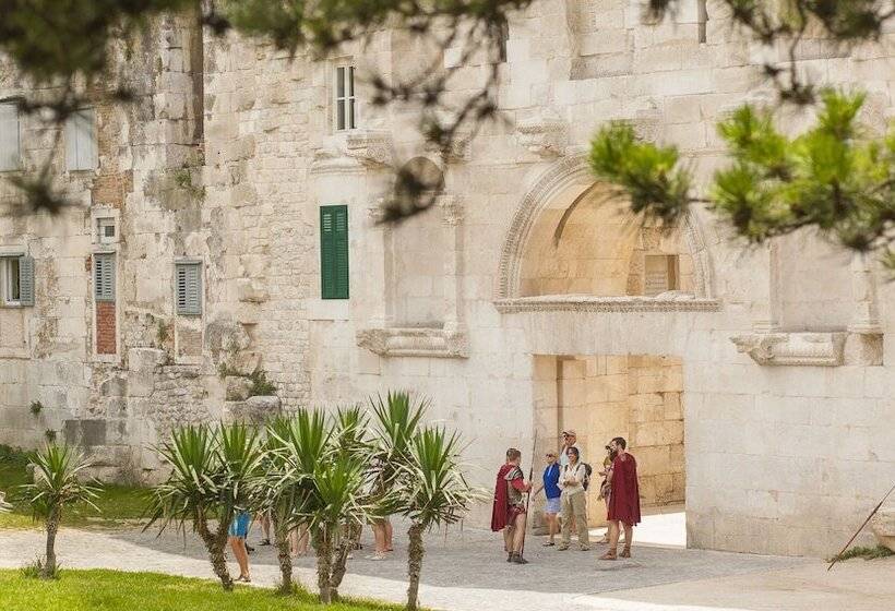 پانسیون Grgur Ninski Rooms