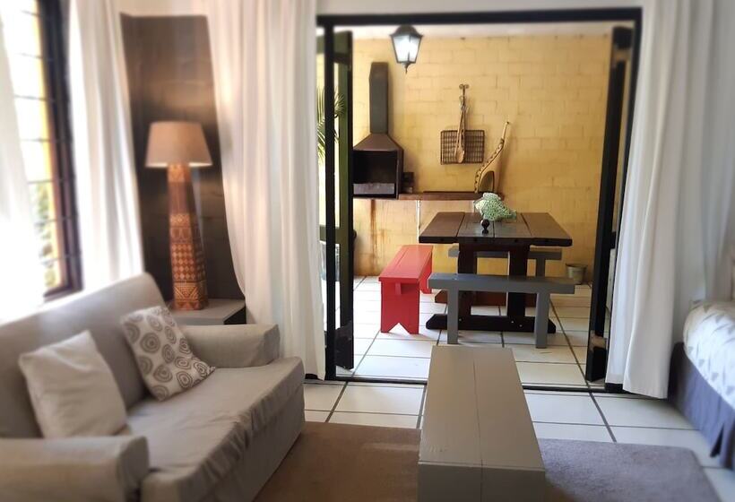 膳宿费 Hornbill House