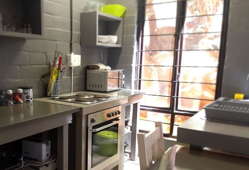 膳宿费 Hornbill House