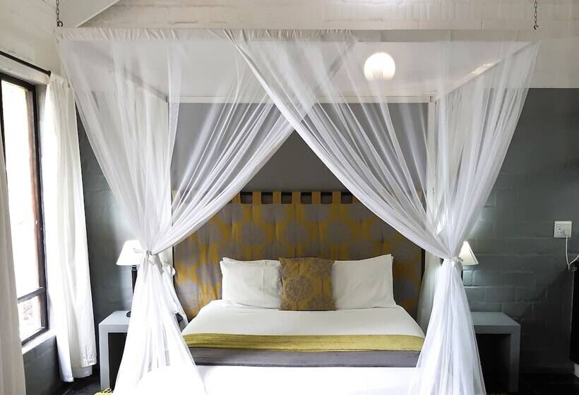 膳宿费 Hornbill House