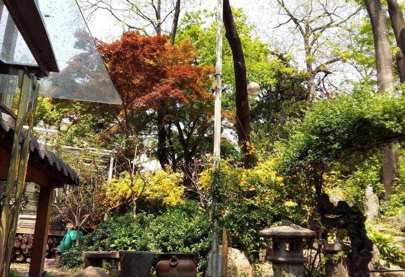 Pensão Jiwoljang Guest House