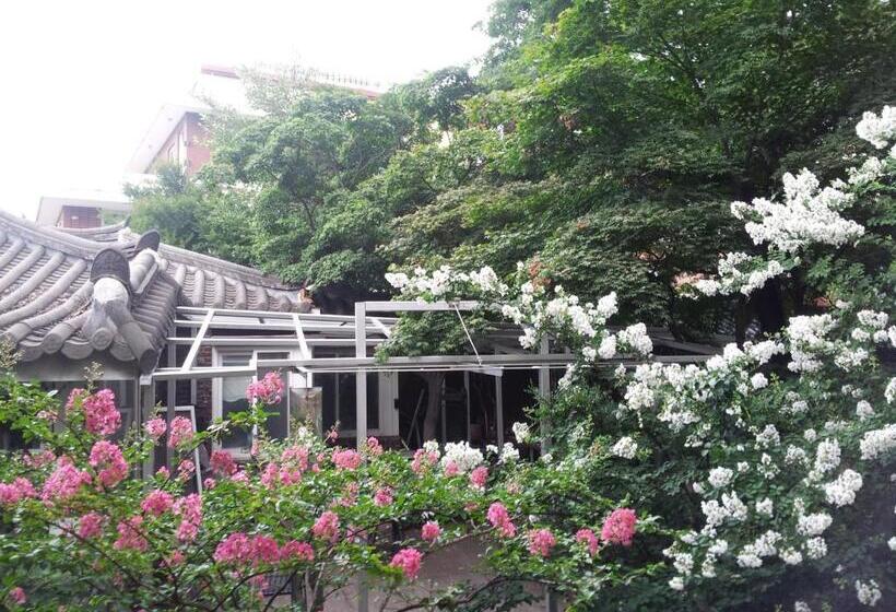 Pensão Jiwoljang Guest House