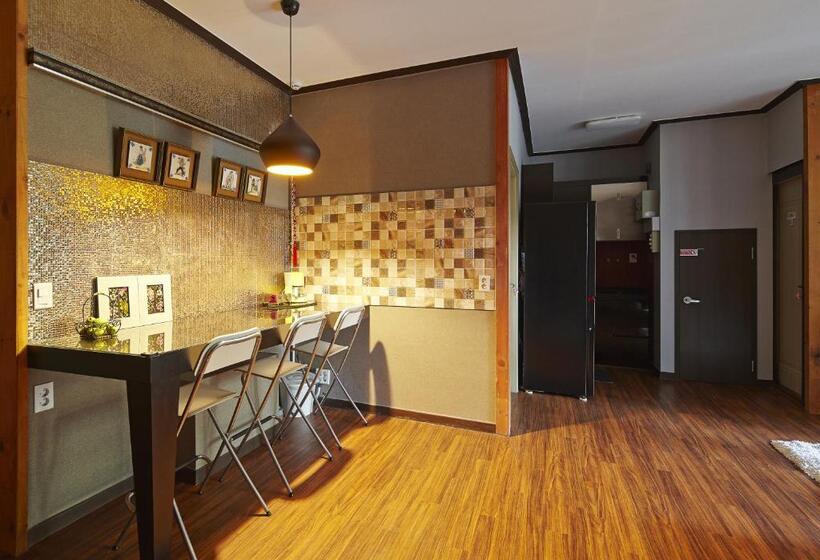 Pensão Jiwoljang Guest House