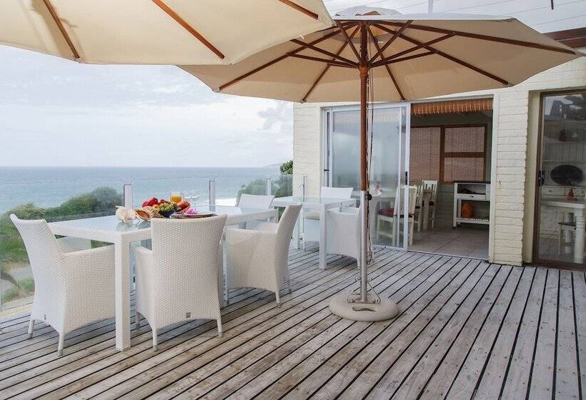 پانسیون Whales Way Ocean Retreat