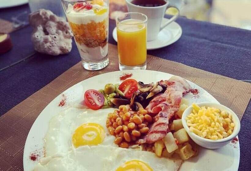 پانسیون Whales Way Ocean Retreat