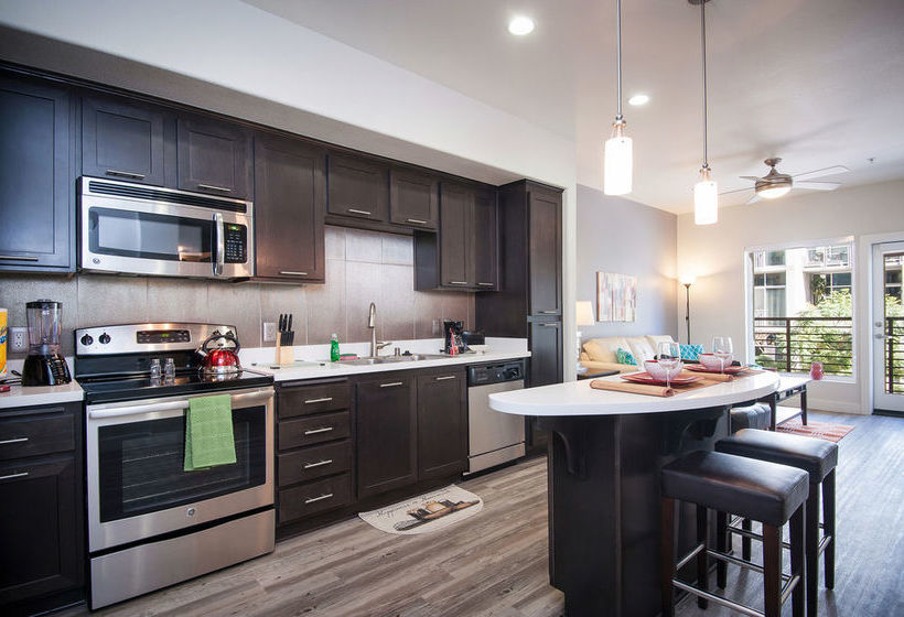 Sunshine Suites At East Village