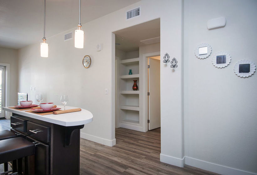 Sunshine Suites At East Village