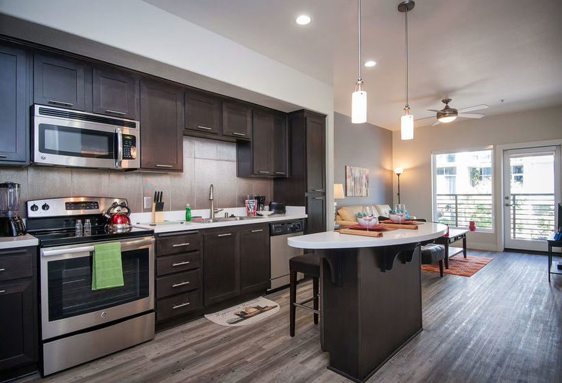 Sunshine Suites At East Village