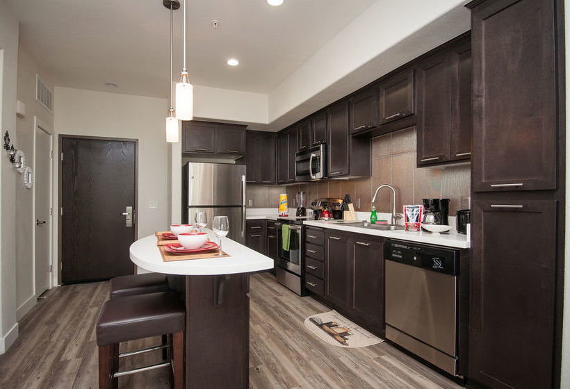 Sunshine Suites At East Village