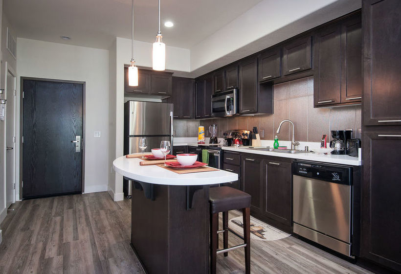 Sunshine Suites At East Village